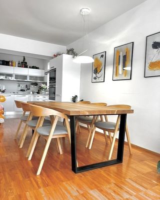 Jsme moc rádi , že náš #jidelnistul Radek je u vás tak oblíbený #zidle #drevo #wood #ocel #steel #industrialdesing...